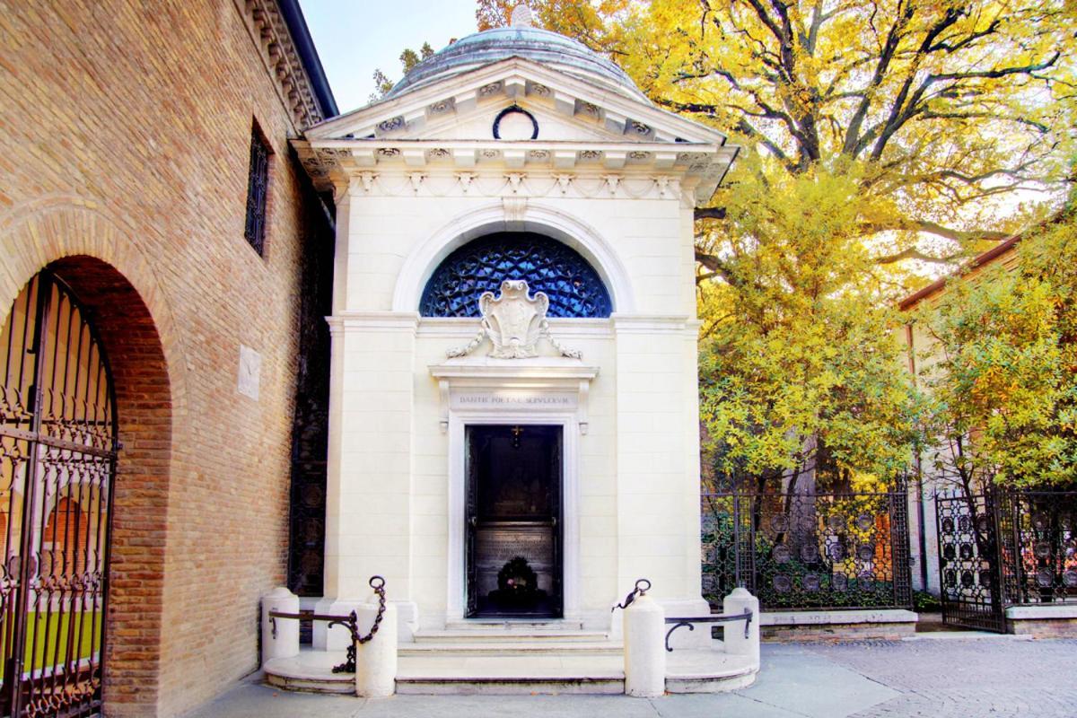 Duomo - City Center Appartamento Elegante Con Suite Ραβένα Εξωτερικό φωτογραφία